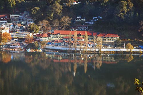 उत्तराखंड में धर्म-कर्म व सैर-सपाटे का आनंद