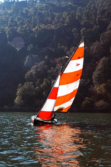 उत्तराखंड में धर्म-कर्म व सैर-सपाटे का आनंद