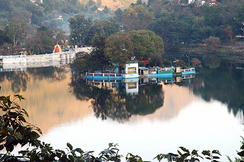 उत्तराखंड में धर्म-कर्म व सैर-सपाटे का आनंद