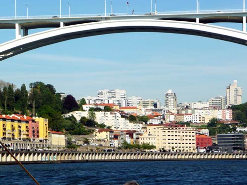 सैलानियों को लुभाते हैं पुर्तगाल के समुद्री तट