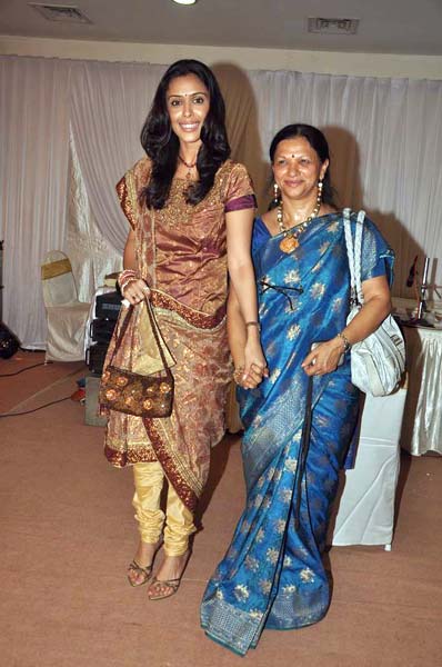 डॉ शैफाली की शादी में बॉलीवुड हस्‍तियां । फोटो: प्रेम कहानी