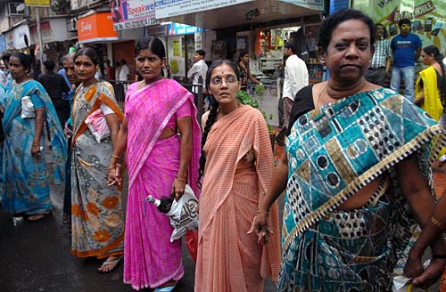 16 जुलाई 2011: तस्‍वीरों में देखें दिनभर की बड़ी खबरें