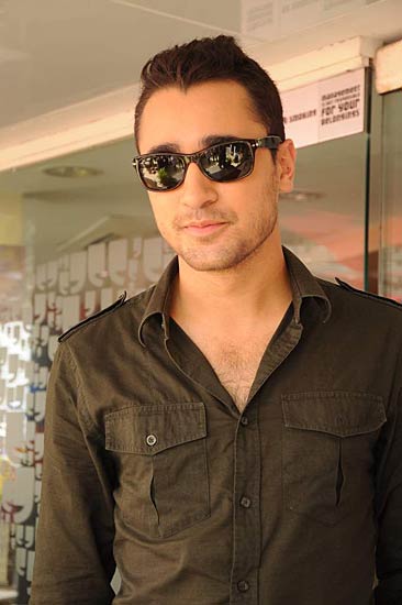 बीते सप्‍ताह बॉलीवुड की हलचल | ऐश को मातृत्‍व सुख