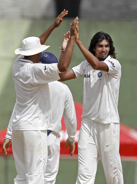 हरभजन ने पूरे किए 400 टेस्‍ट विकेट...