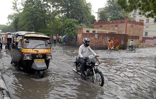 जयपुर में जमकर बरसे बादल...