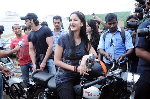 कैटरीना का बाइकर अंदाज | कैटरीना की अदाएं