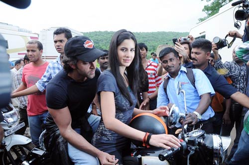 कैटरीना का बाइकर अंदाज | कैटरीना की अदाएं