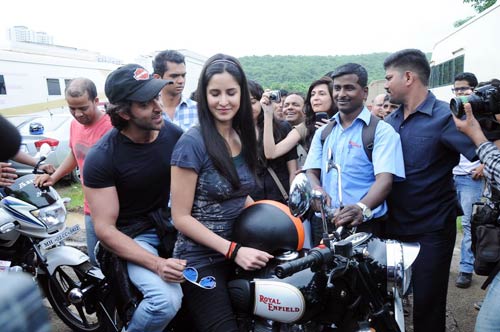 कैटरीना का बाइकर अंदाज | कैटरीना की अदाएं