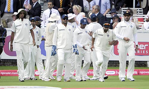 लार्ड्स टेस्टः चौथे दिन इंग्लैंड के प्रायर चमके