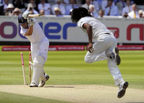 लार्ड्स टेस्टः चौथे दिन इंग्लैंड के प्रायर चमके