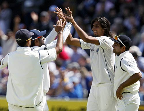लार्ड्स टेस्टः चौथे दिन इंग्लैंड के प्रायर चमके