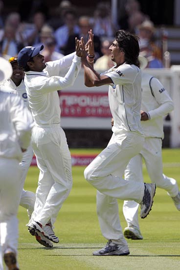 लार्ड्स टेस्टः चौथे दिन इंग्लैंड के प्रायर चमके