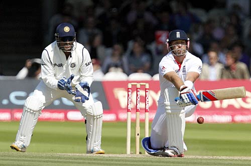 लार्ड्स टेस्टः चौथे दिन इंग्लैंड के प्रायर चमके