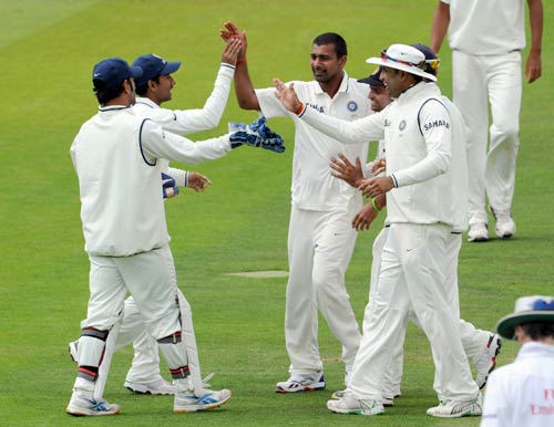 लार्डस टेस्‍ट, दूसरा दिन: पीटरसन का दोहरा शतक