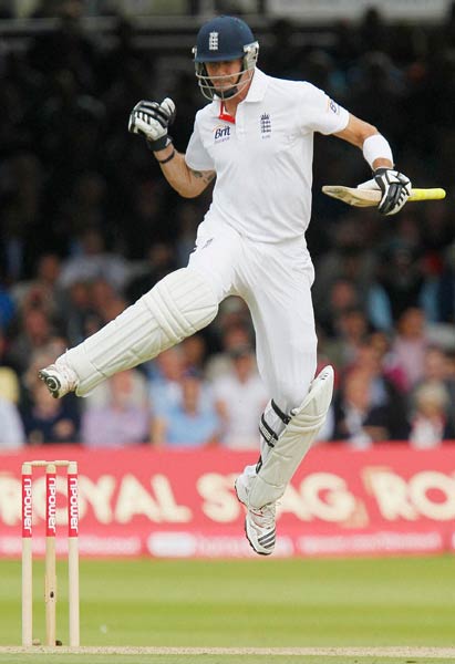 लार्डस टेस्‍ट, दूसरा दिन: पीटरसन का दोहरा शतक