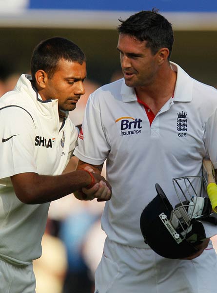 लार्डस टेस्‍ट, दूसरा दिन: पीटरसन का दोहरा शतक