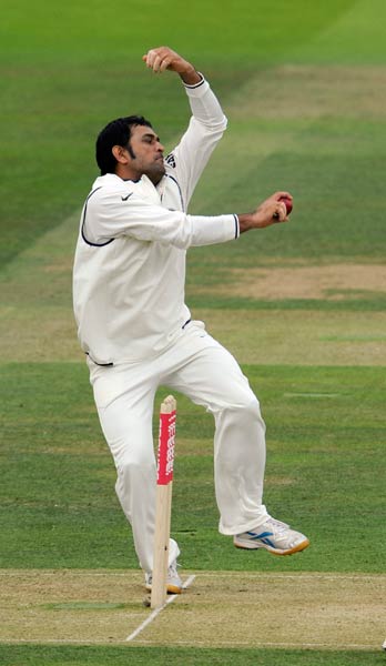 लार्डस टेस्‍ट, दूसरा दिन: पीटरसन का दोहरा शतक