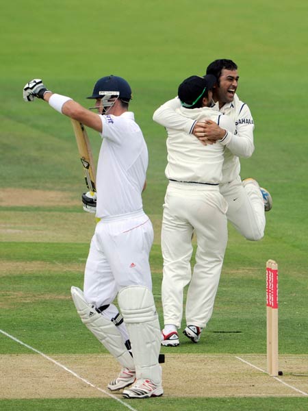 लार्डस टेस्‍ट, दूसरा दिन: पीटरसन का दोहरा शतक