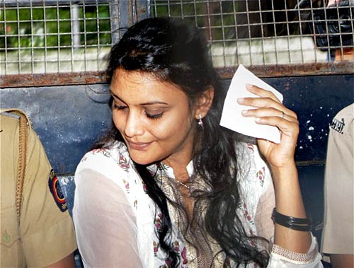 17 जुलाई 2011: तस्‍वीरों में देखें दिनभर की बड़ी खबरें  । पढ़ें