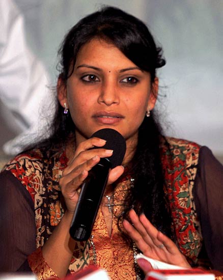 2 जुलाई 2011: तस्‍वीरों में देखें दिनभर की बड़ी खबरें