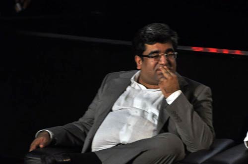 जब एक साथ जुटे 'मौसम' के कलाकार... । शाहिद की मस्‍ती