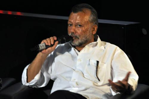 जब एक साथ जुटे 'मौसम' के कलाकार... । शाहिद की मस्‍ती