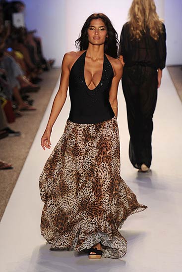 स्विमसूट परियों का तहलका । हसीनाओं का जलवा