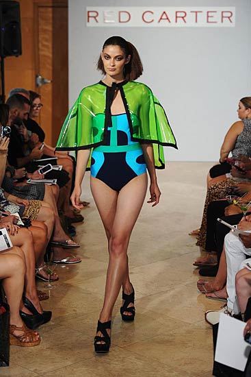 स्विमसूट परियों का तहलका । हसीनाओं का जलवा