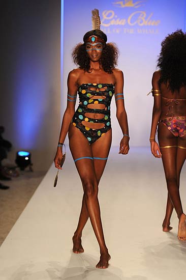 स्विमसूट परियों का तहलका । हसीनाओं का जलवा