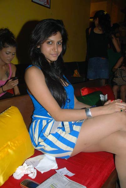 फैशन की जंग में नुमाइश के तीर... | 'सविता भाभी' के जलवे 