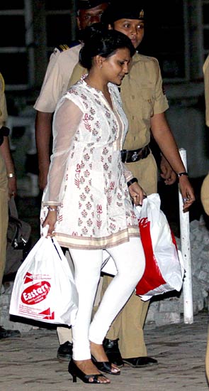 2 जुलाई 2011: तस्‍वीरों में देखें दिनभर की बड़ी खबरें