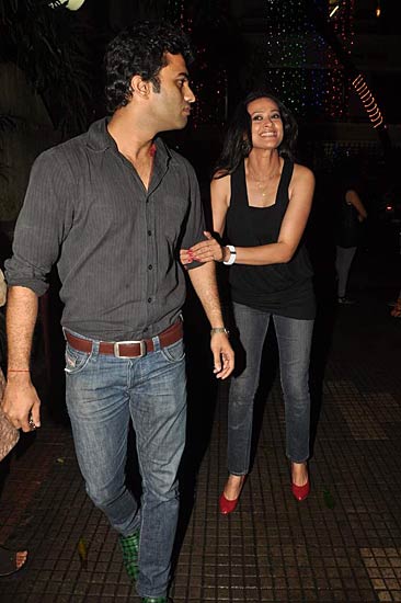 'मर्डर-2' की स्‍पेशल स्‍क्रीनिंग | जैक्लीन-इमरान की हॉट जोड़ी