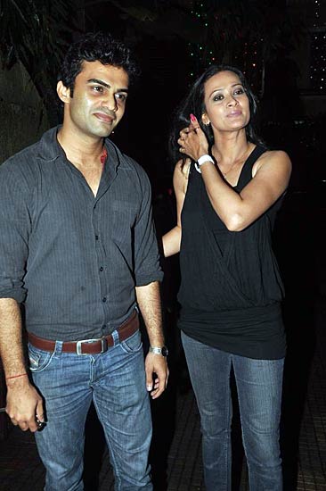 'मर्डर-2' की स्‍पेशल स्‍क्रीनिंग | जैक्लीन-इमरान की हॉट जोड़ी