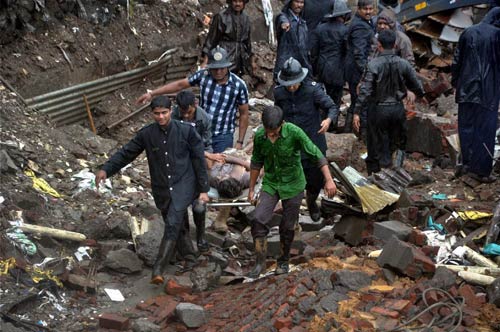 8 जुलाई 2011: तस्‍वीरों में देखें दिनभर की बड़ी खबरें