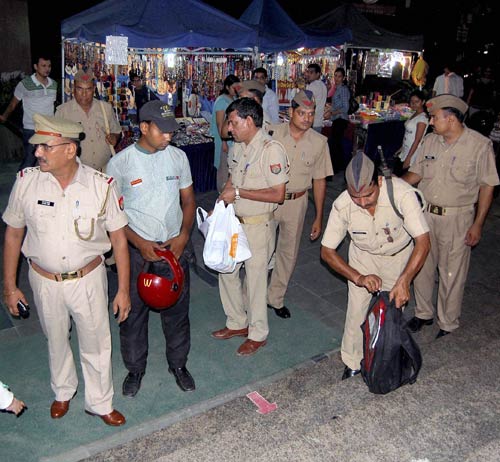 दादर, ओपेरा हाउस और झावेरी में सीरियल ब्‍लास्‍ट...