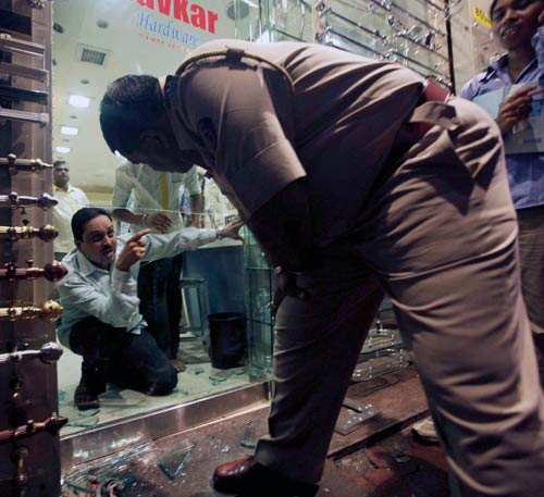 दादर, ओपेरा हाउस और झावेरी में सीरियल ब्‍लास्‍ट...