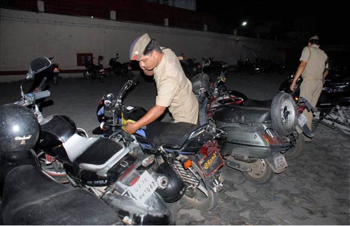 दादर, ओपेरा हाउस और झावेरी में सीरियल ब्‍लास्‍ट...