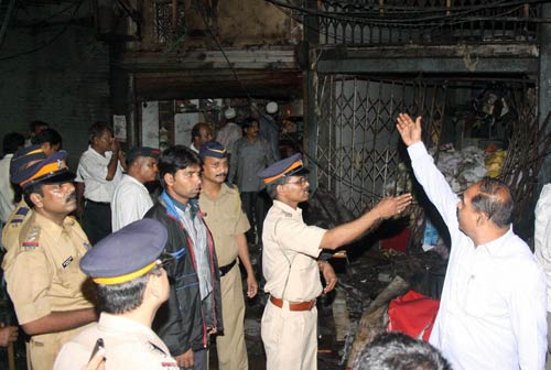 दादर, ओपेरा हाउस और झावेरी में सीरियल ब्‍लास्‍ट...