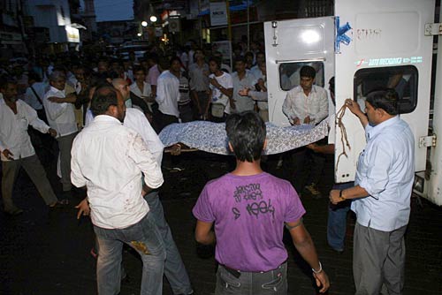 देखें विस्‍फोट के बाद मुंबई का क्या है हाल |  मुंबई ब्‍लास्‍ट