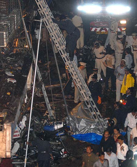 देखें विस्‍फोट के बाद मुंबई का क्या है हाल |  मुंबई ब्‍लास्‍ट