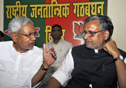 19 जुलाई 2011: तस्‍वीरों में दिनभर की बड़ी खबरें  | पढ़ें