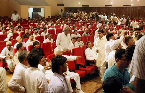 30 जुलाई 2011: तस्‍वीरों में देखें दिनभर की बड़ी खबरें | पढ़ें