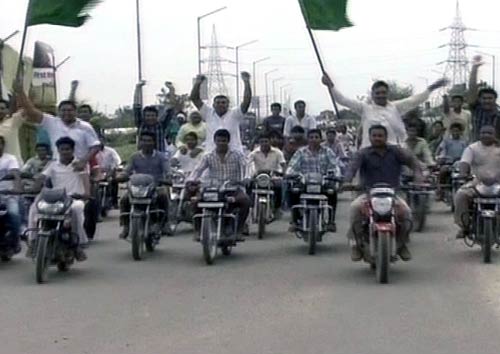 क्यों टेंशन बना है नोएडा एक्सटेंशन