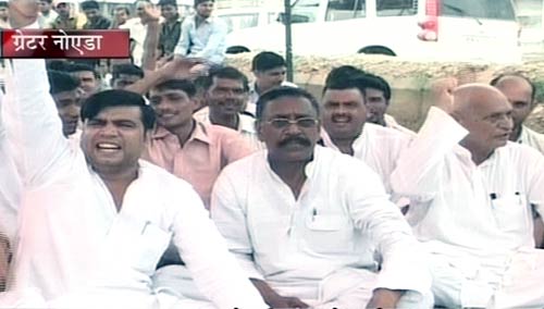 क्यों टेंशन बना है नोएडा एक्सटेंशन