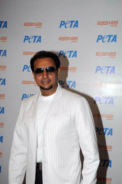 पेटा में समर्थन में बॉलीवुड की हस्तियां...। 'पेटा' में सुंदरियां