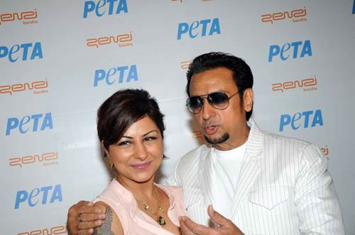 पेटा में समर्थन में बॉलीवुड की हस्तियां...। 'पेटा' में सुंदरियां