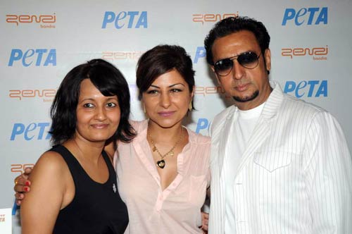 पेटा में समर्थन में बॉलीवुड की हस्तियां...। 'पेटा' में सुंदरियां