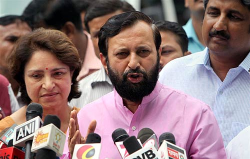 15 जुलाई 2011: तस्‍वीरों में दिनभर की खबरें