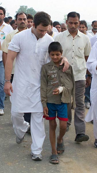 राहुल की 'पदयात्रा' की ताजा तस्‍वीरें । भट्टा में भड़की आग