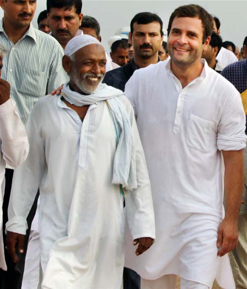 राहुल की 'पदयात्रा' की ताजा तस्‍वीरें । भट्टा में भड़की आग